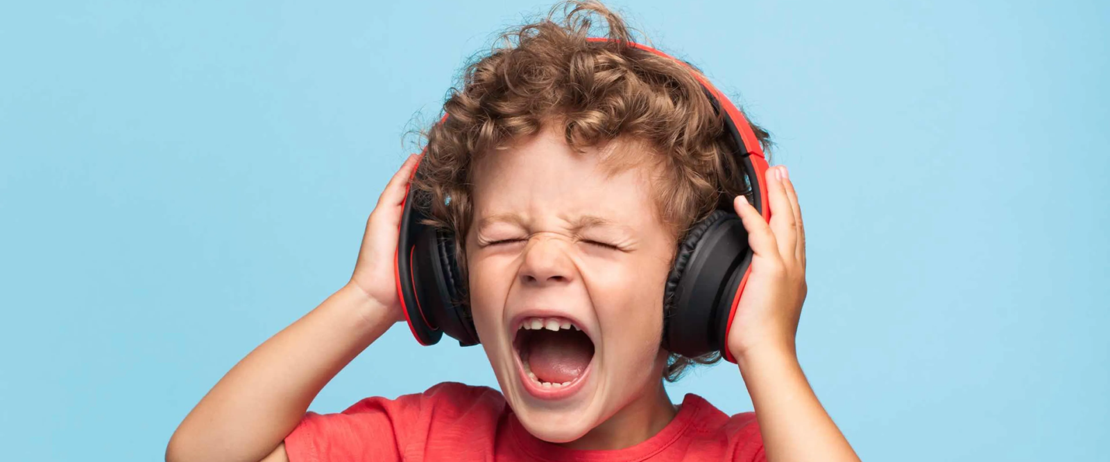 headphones-kids-hearing-loss