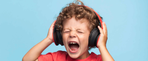 headphones-kids-hearing-loss